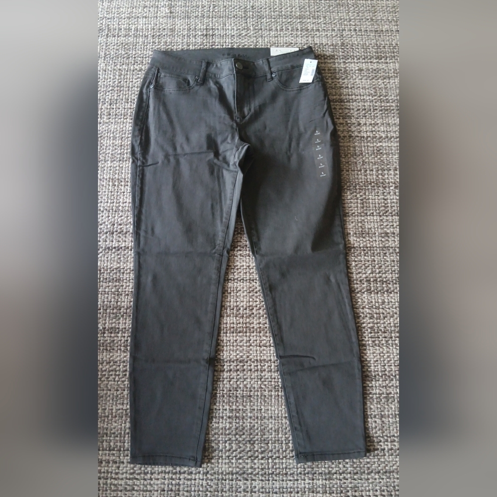 Gray Mid Rise Jeggings (Straight Cut)